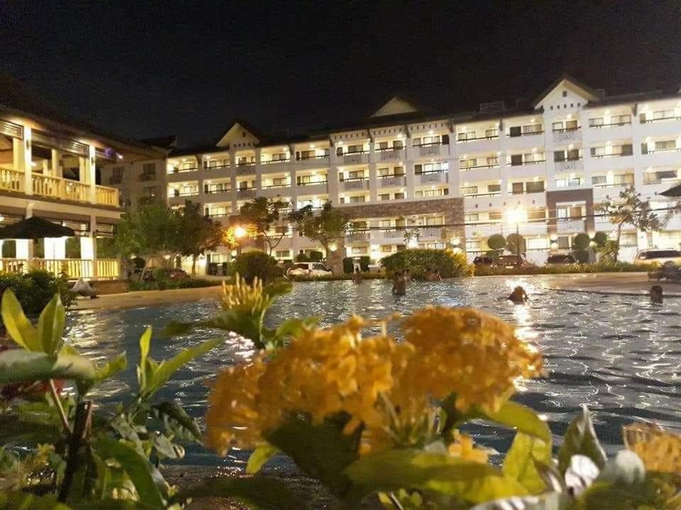 Ri'S One Oasis W Free Pool Back Of Sm City Mall Davao Exterior foto